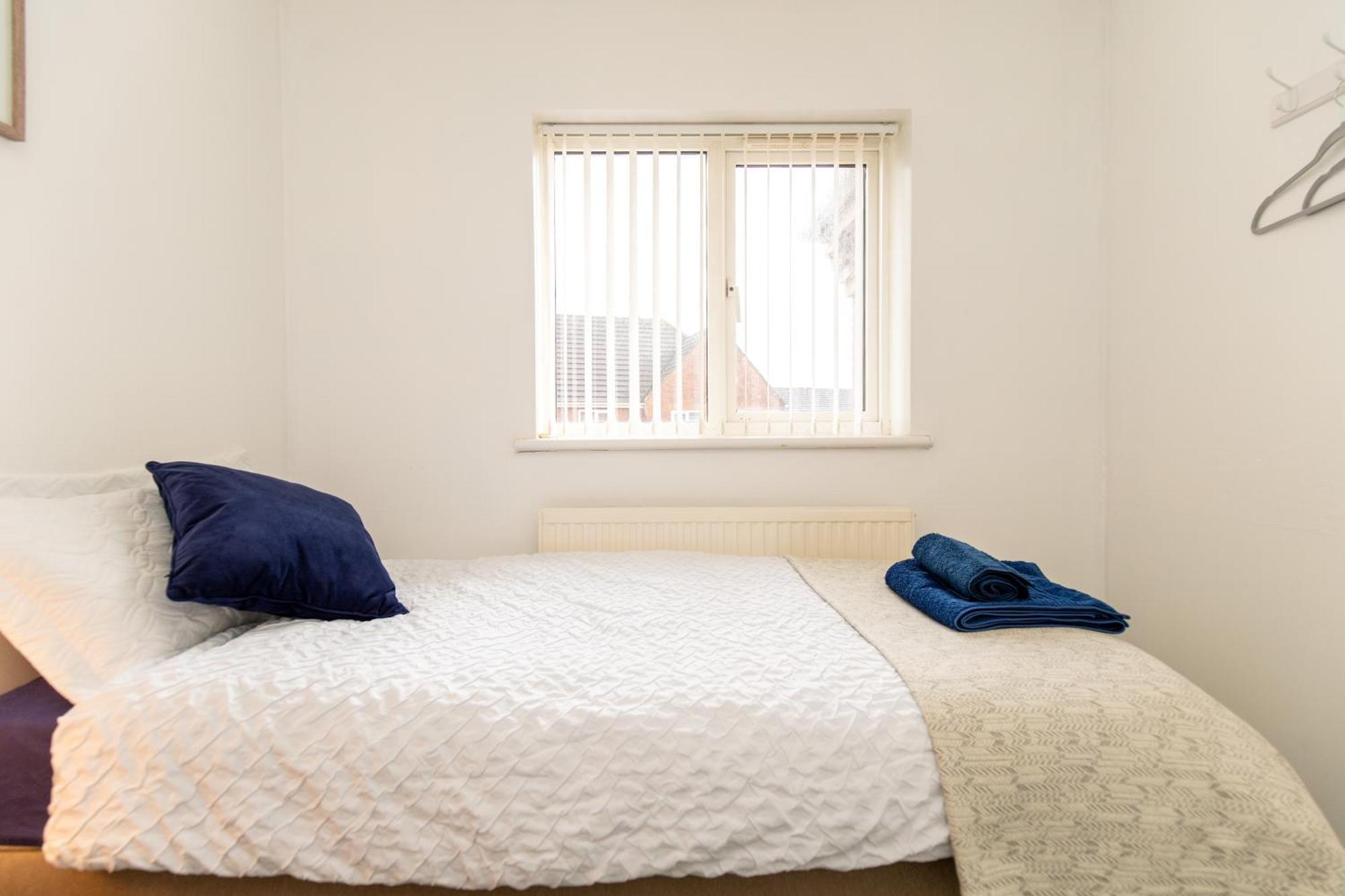 Comfortable And Spacious Superb Holiday Home In Llanelli, Dog Friendly Exterior photo