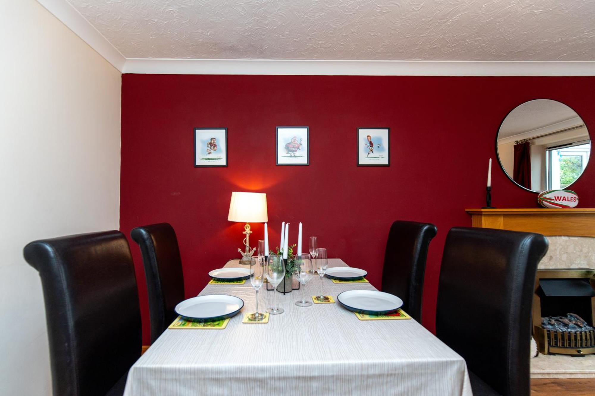 Comfortable And Spacious Superb Holiday Home In Llanelli, Dog Friendly Exterior photo