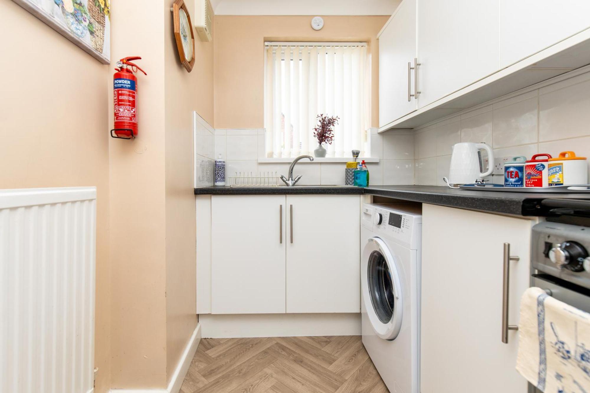 Comfortable And Spacious Superb Holiday Home In Llanelli, Dog Friendly Exterior photo