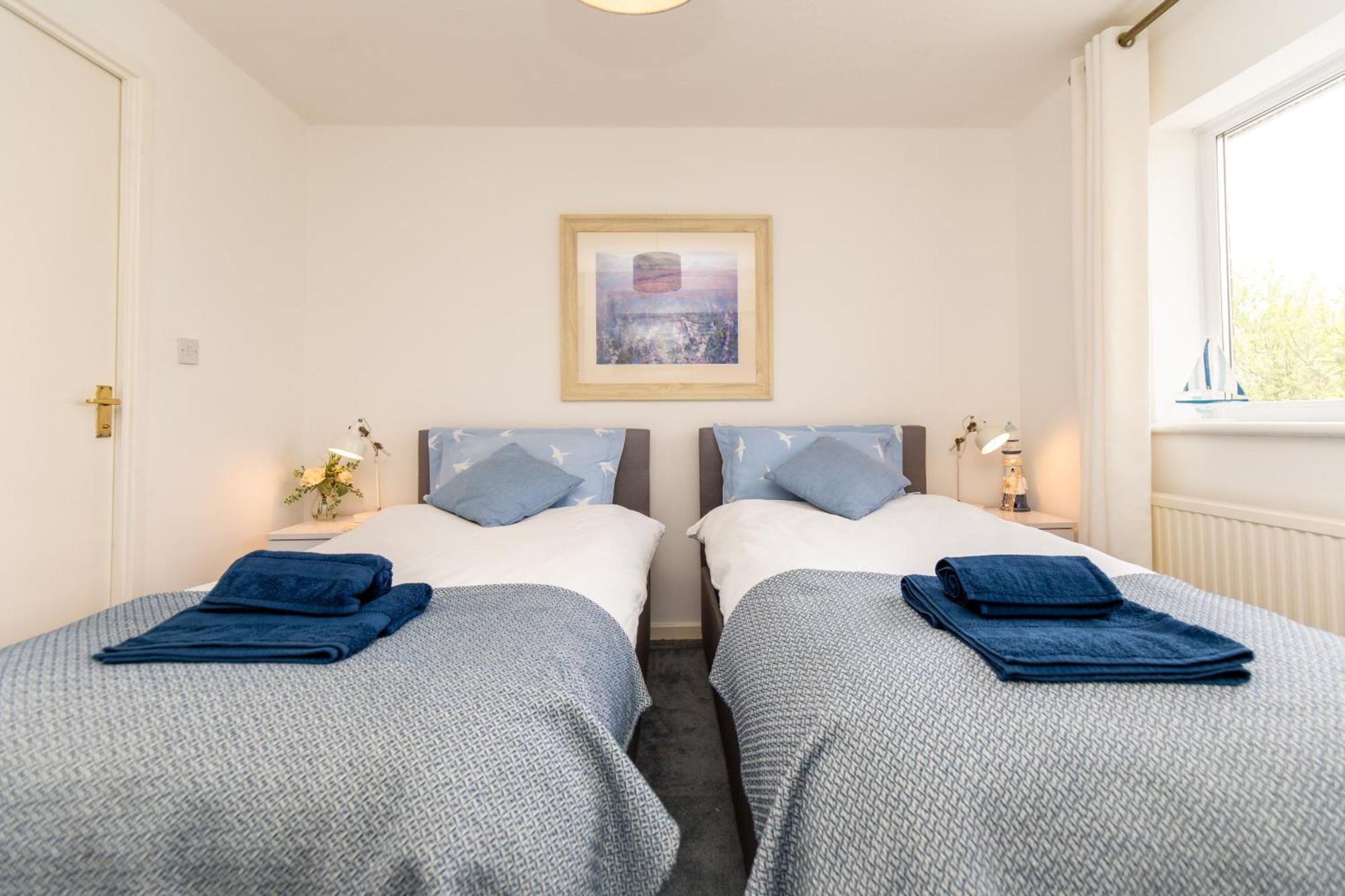 Comfortable And Spacious Superb Holiday Home In Llanelli, Dog Friendly Exterior photo