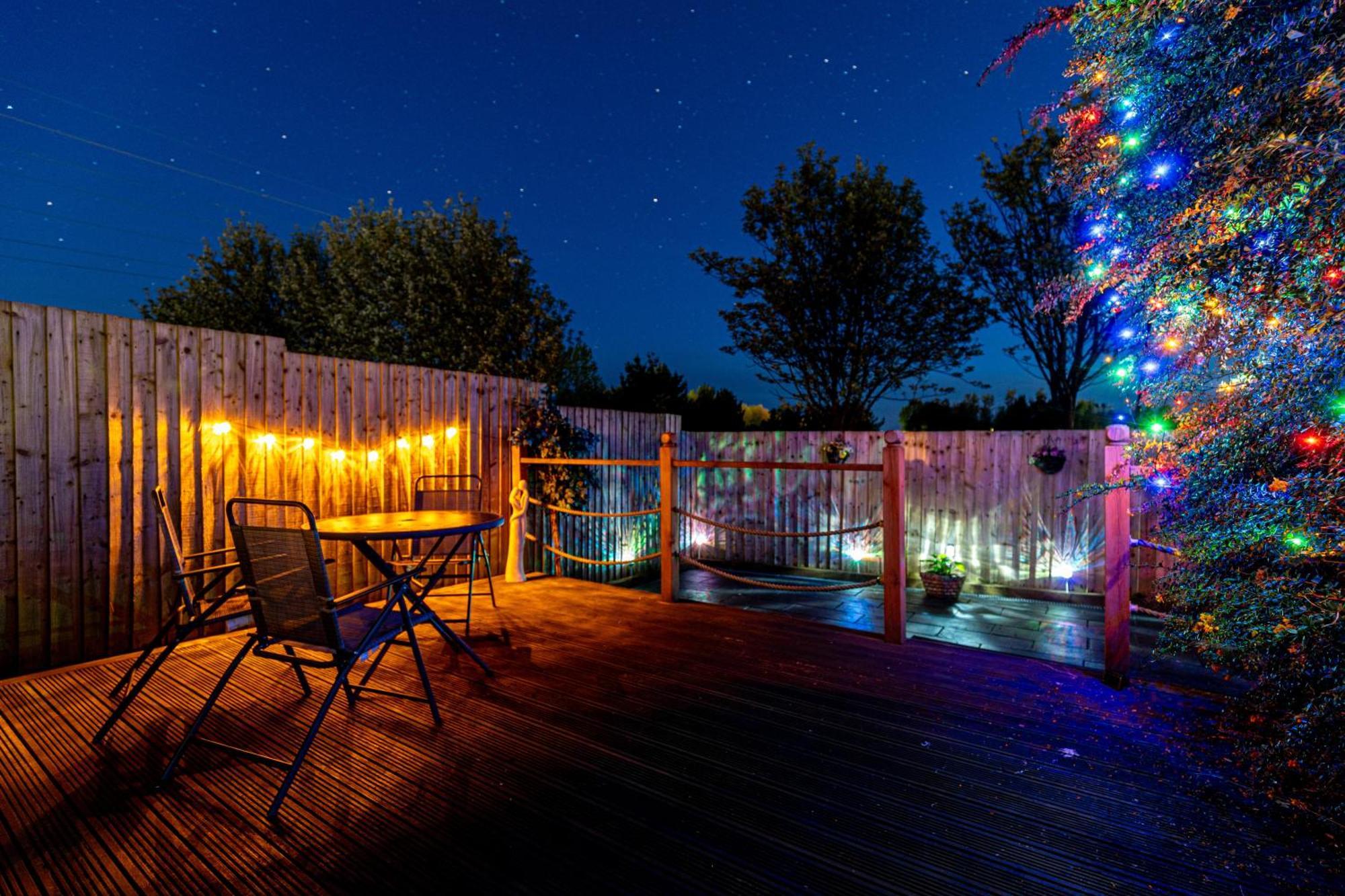 Comfortable And Spacious Superb Holiday Home In Llanelli, Dog Friendly Exterior photo