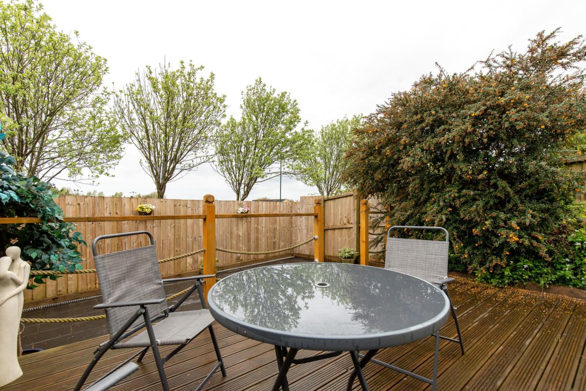 Comfortable And Spacious Superb Holiday Home In Llanelli, Dog Friendly Exterior photo