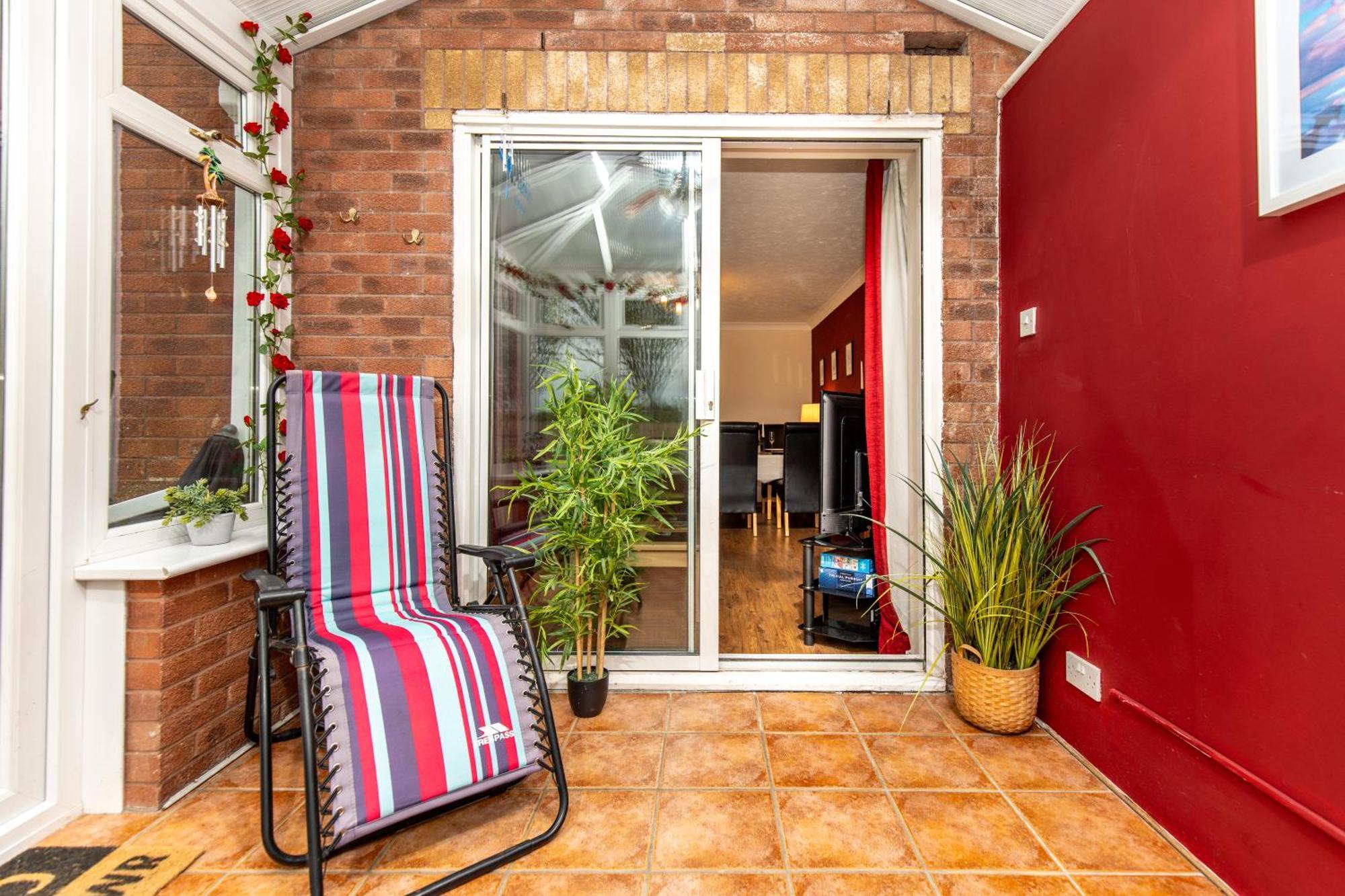 Comfortable And Spacious Superb Holiday Home In Llanelli, Dog Friendly Exterior photo